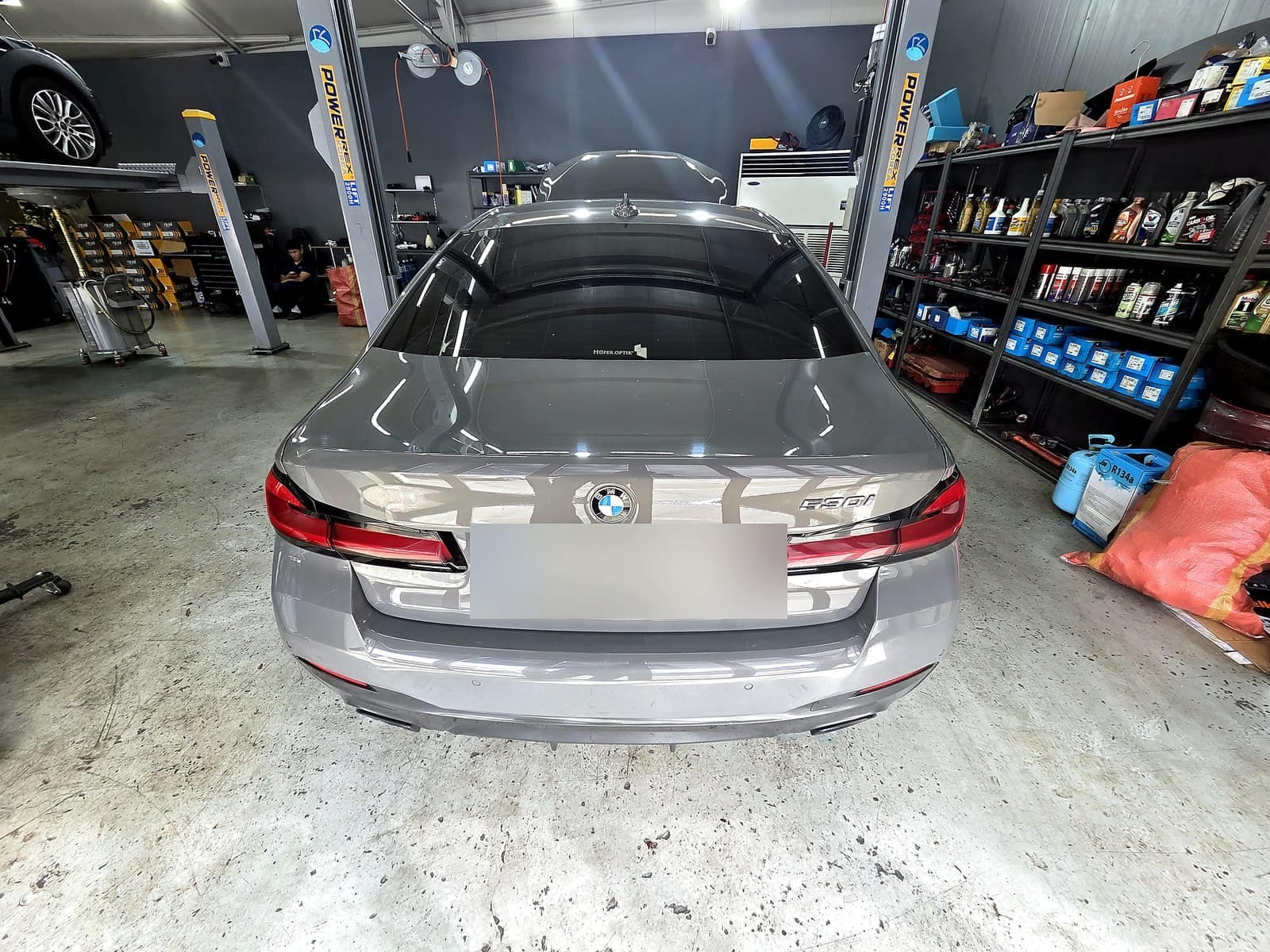 순천 H모터스에 종합정비로 입고된 BMW 530i 외관