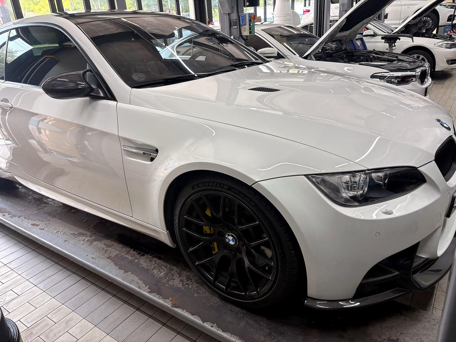 쌍촌본점 H모터스에 스티어링휠 교체 작업으로 입고된 BMW M3(E92)