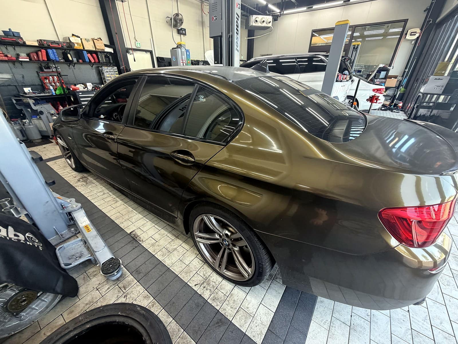 수완광산점 H모터스에 간헐적 시동꺼짐 증상으로 입고된 BMW 528i