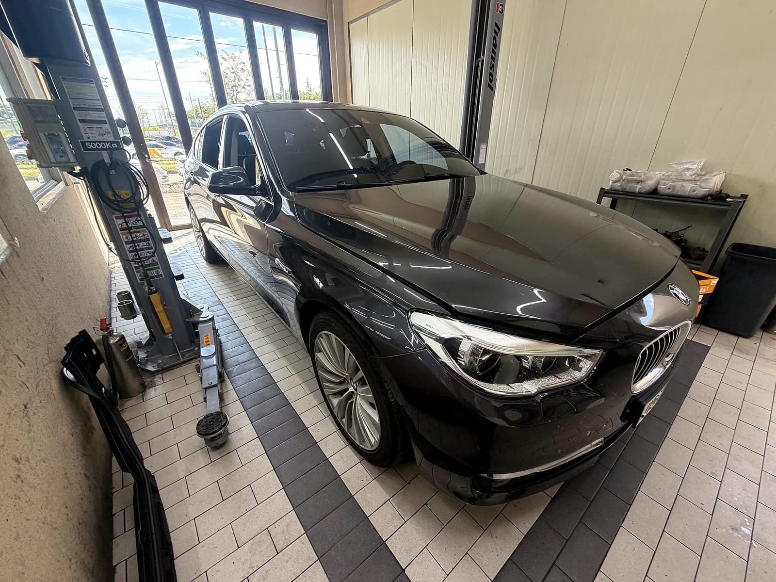 수완광산점 H모터스에 시동 꺼짐 증상으로 입고된 BMW 5GT