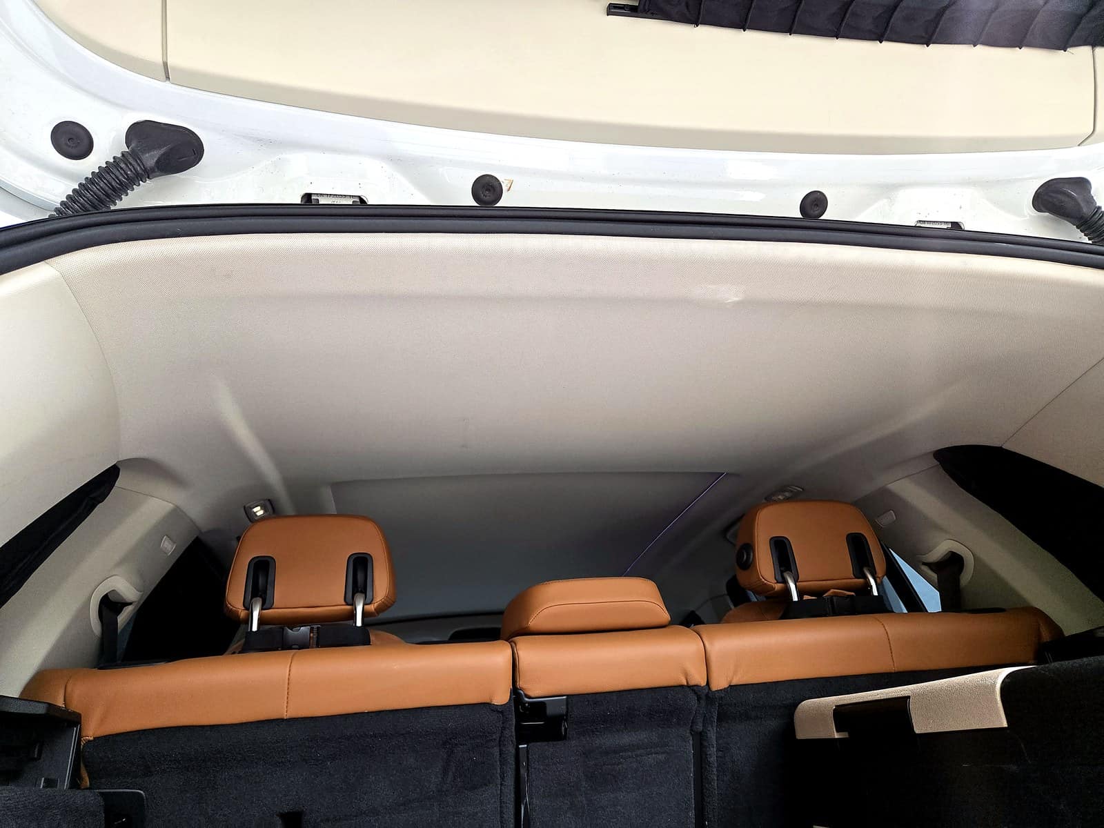 BMW X5 비상호출 배터리 신품과 탈거한 구품 비교