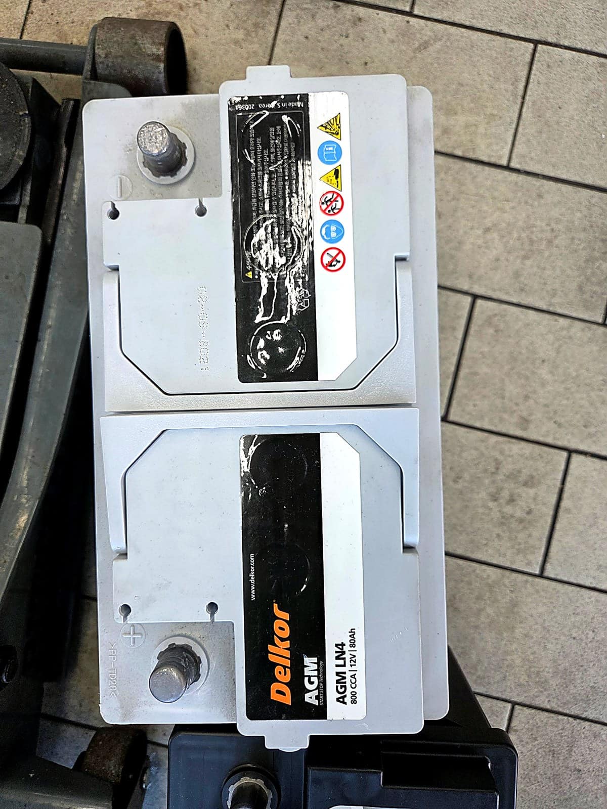 벤츠 CLA 220 AGM 배터리 교체 작업