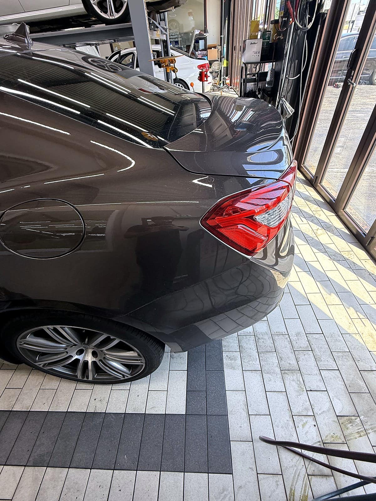 수완광산점 H모터스에 에어컨 고장으로 입고된 마세라티 기블리 Q4
