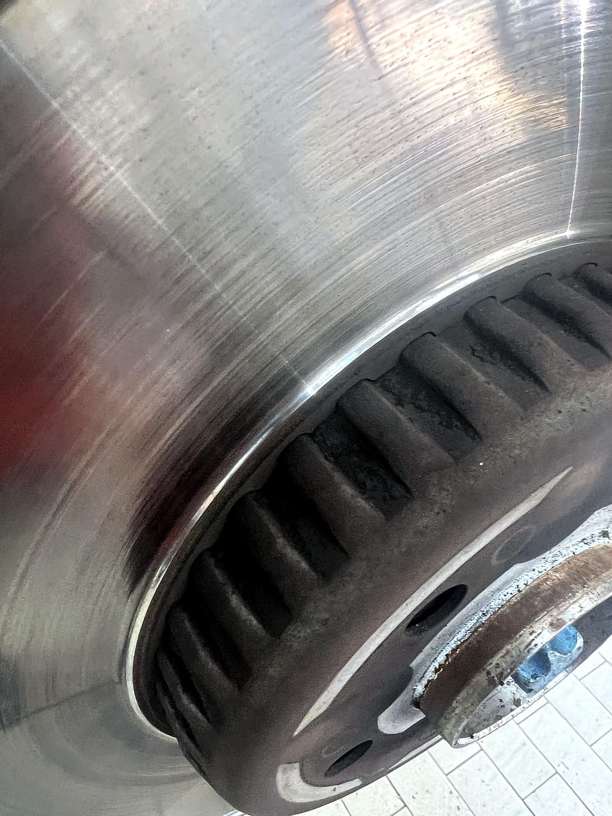 벤츠 E300 TPMS 전용 진단기로 네 바퀴 센서 압력값 재확인